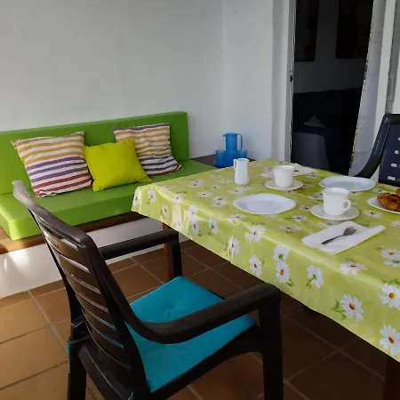 Apartment Family In With Garden And Shared Pool 60 M² *
