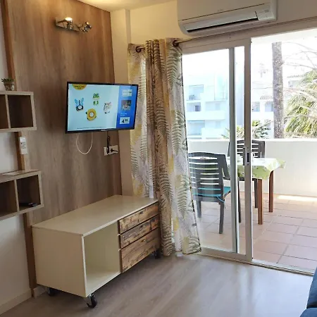 Spacious In Roses, 60 M², Shared Pool روساس
