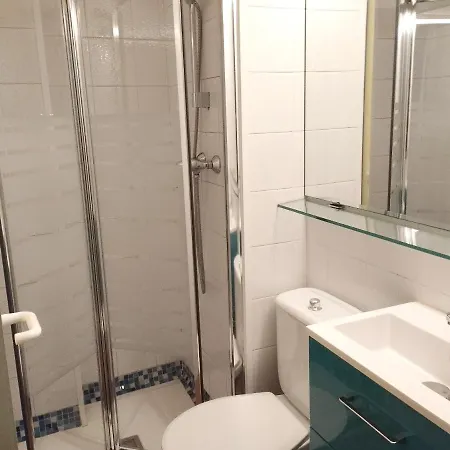 Family In With Garden And Shared Pool 60 M²
