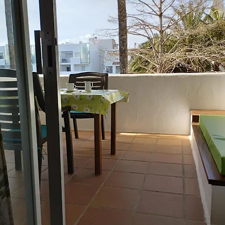 Spacious In Roses, 60 M², Shared Pool *
