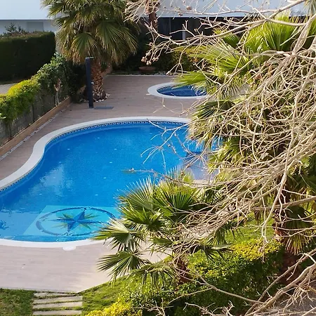 Apartament Spacious In Roses, 60 M², Shared Pool