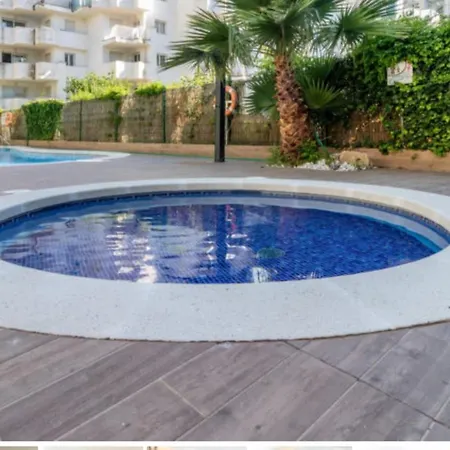 Spacious In Roses, 60 M², Shared Pool * Roses