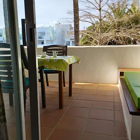 Apartment Family In With Garden And Shared Pool 60 M²