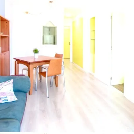 Apartment Family In With Garden And Shared Pool 60 M² Roses