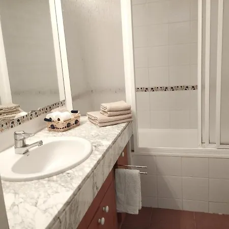Apartment Family In With Garden And Shared Pool 60 M² *