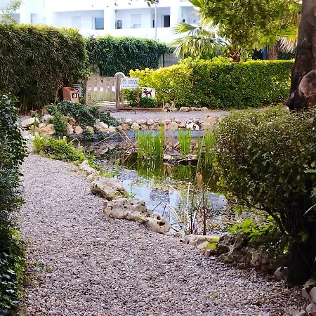 Family In With Garden And Shared Pool 60 M² Apartment *
